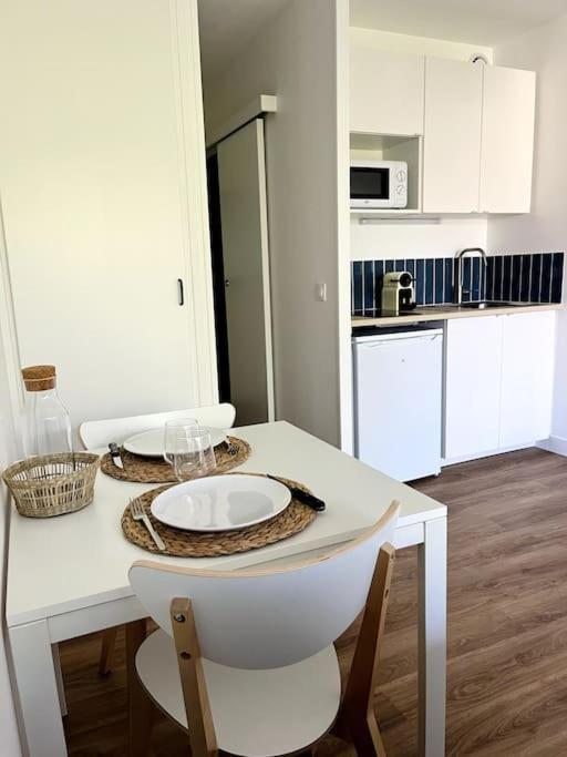 Le Garden - Studio Refait A Neuf Proche Mer Et Commerces Apartment กาบูร์ก ภายนอก รูปภาพ